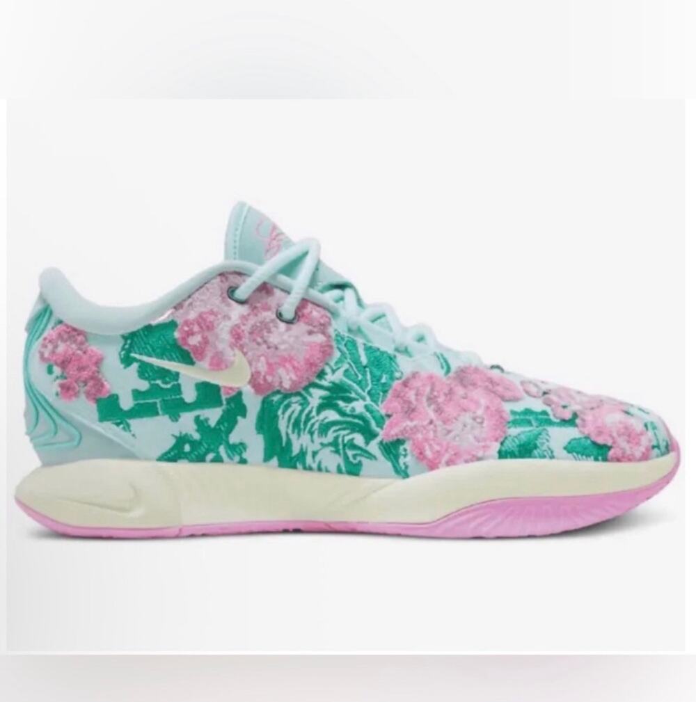NIB $230 Nike LeBron 21 PRM "Glacier Blue/Coconut Milk"